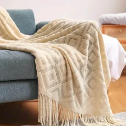 Nordische Strickdecke – Sofadekor aus weicher Wollmischung