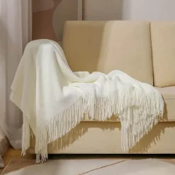 Nordische Strickdecke – Sofadekor aus weicher Wollmischung