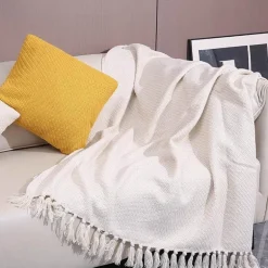 Nordische Wolldecke – Gemütliches Must-have für Zuhause und unterwegs