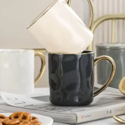 Nordisches Tassenset mit Goldrand – Elegante Kaffeetassen aus Keramik mit Henkeln