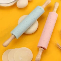 Nudelholz aus Silikon mit Holzgriff – Antihaft-Backwerkzeug
