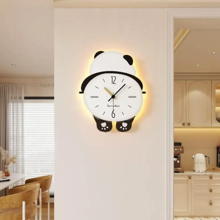 Panda-Wanduhr – Kreatives, schüchternes Panda-Design