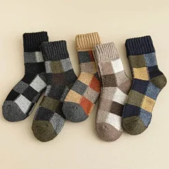 Patchwork-Crew-Socken für Herren – stilvolles, farbenfrohes Design