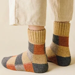 Patchwork-Crew-Socken für Herren – stilvolles, farbenfrohes Design