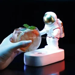 Personalisierte im Dunkeln leuchtende Astronauten-Cocktailgläser - Molekulare Getränkebecher