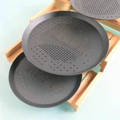 Pizzablech aus Aluminium mit Lochern – dickes, langlebiges Backgeschirr für perfekte Krusten