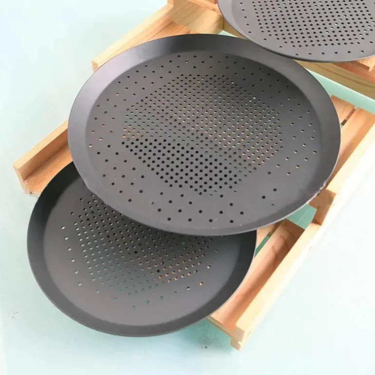 Pizzablech aus Aluminium mit Lochern – dickes, langlebiges Backgeschirr für perfekte Krusten