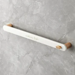 Platzsparender Handtuchhalter fürs Badezimmer – Kompakter Halter für Handtücher