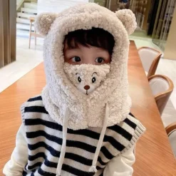 Plüschbär-Schalmaske – warmes Winteraccessoire