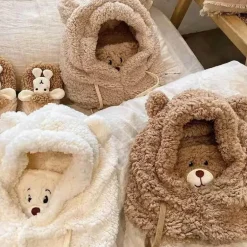 Plüschbär-Schalmaske – warmes Winteraccessoire