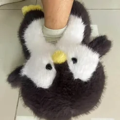 Plüsch-Hausschuhe „Happy Penguins“ – bequemes, gemütliches Schuhwerk