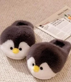 Plüsch-Hausschuhe „Happy Penguins“ – bequemes, gemütliches Schuhwerk