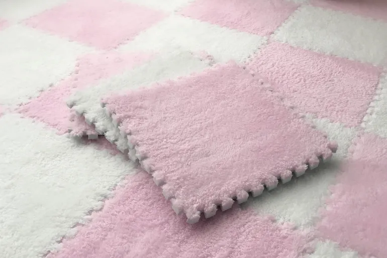 Plüschige Winter-Puzzlematte - Weiche DIY-Spielmatte