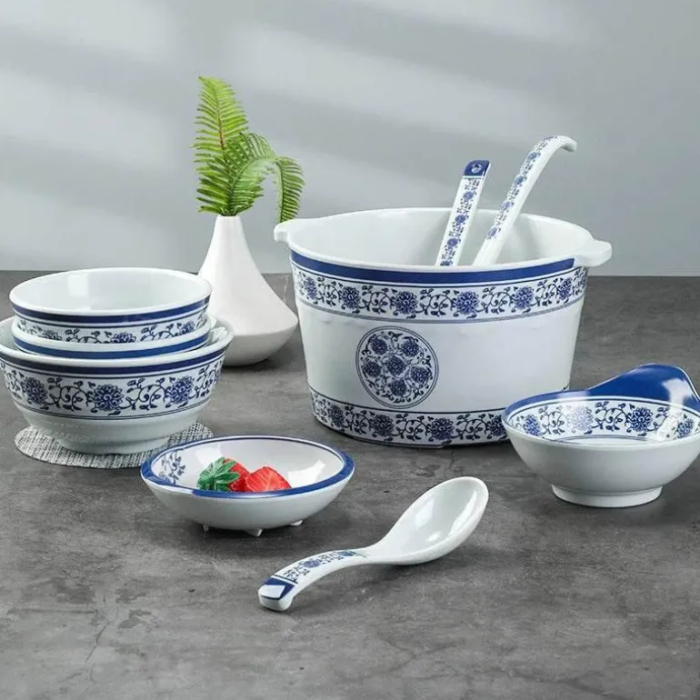 Porzellan-Geschirrset - Blau-weißes Imitationsgeschirr