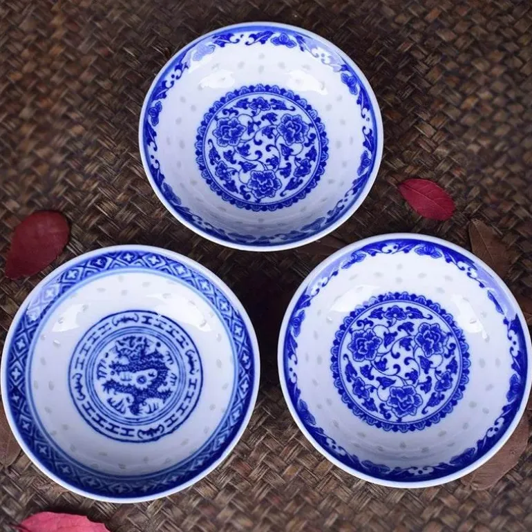 Porzellangeschirr-Set mit Drachenmuster – Blau-weiße Essteller