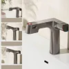 Pull-Out Kitchen Faucet - Elegant Digital Design for Clean Water