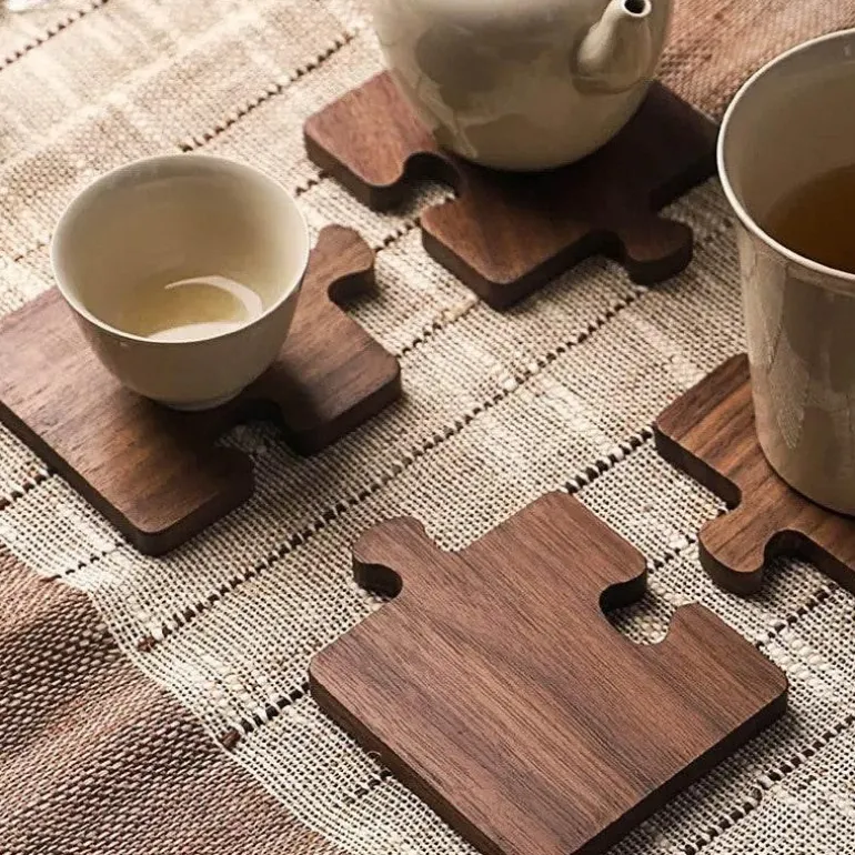 Puzzle-Untersetzer aus Walnussholz – einzigartige Getränkeuntersetzer aus Holz
