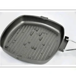 Quadratische antihaftbeschichtete Grillpfanne aus Gusseisen mit klappbarem Holzgriff zum Grillen