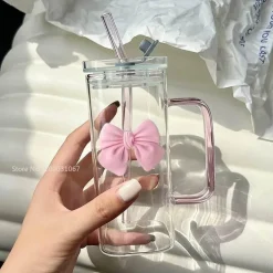 Quadratischer Kaffeebecher mit Deckel und Strohhalm – 350 ml Geschenkbecher