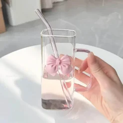 Quadratischer Kaffeebecher mit Deckel und Strohhalm – 350 ml Geschenkbecher