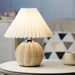 Rattan-Tischlampe – Stilvolles Beleuchtungsdekor für Zuhause