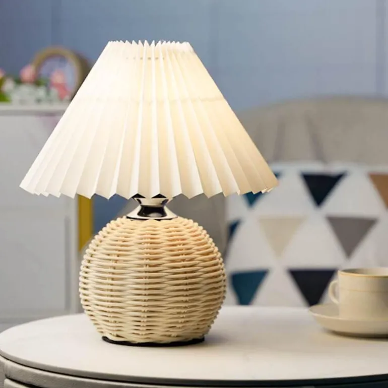 Rattan-Tischlampe – Stilvolles Beleuchtungsdekor für Zuhause
