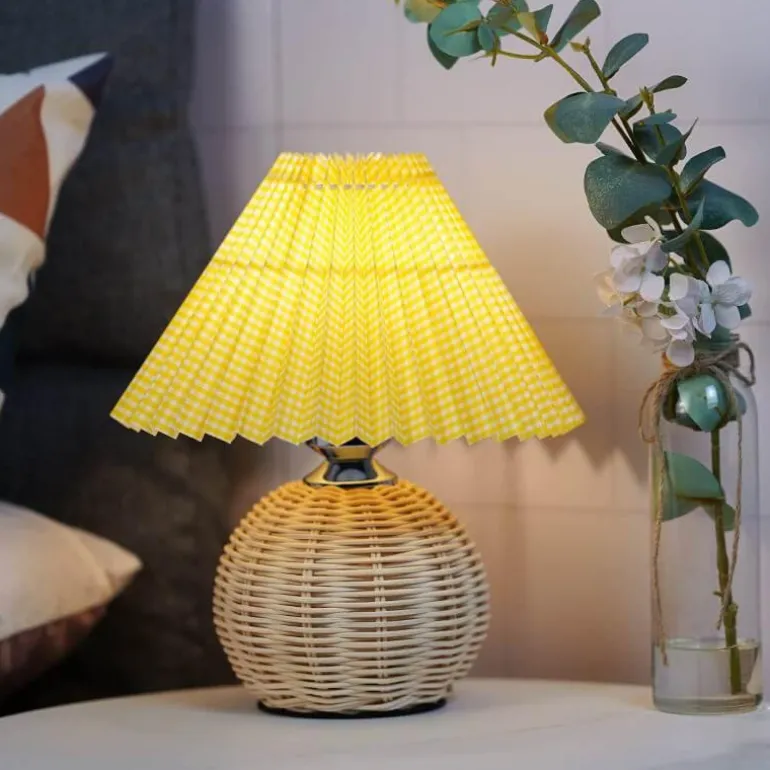 Rattan-Tischlampe – Stilvolles Beleuchtungsdekor für Zuhause