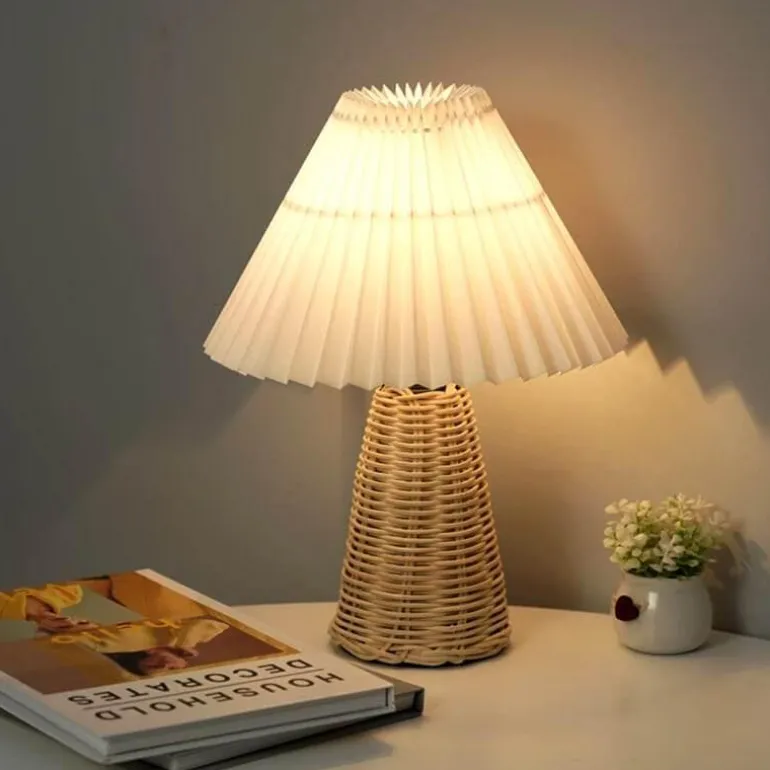 Rattan-Tischlampe – Stilvolles Beleuchtungsdekor für Zuhause
