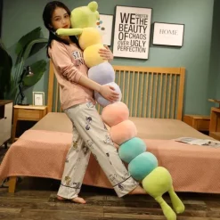 Raupen-Plüschkissen – weiches süßes Spielzeug