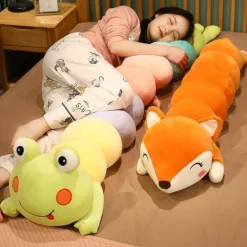 Raupen-Plüschkissen – weiches süßes Spielzeug