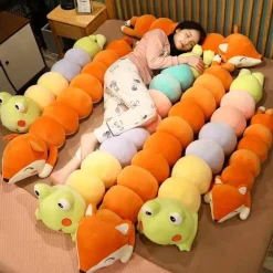 Raupen-Plüschkissen – weiches süßes Spielzeug