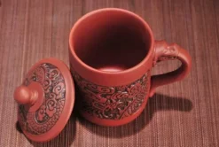 Reisebecher mit Drachen-Phönix-Motiv – Isoliertes Kaffeegeschenk
