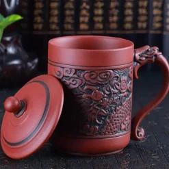 Reisebecher mit Drachen-Phönix-Motiv – Isoliertes Kaffeegeschenk