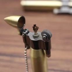 Retro Jet Feuerzeug Schlüsselanhänger - Metall Accessoire