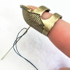 Retro Nähfingerschutz - Quilting Thimble Armor