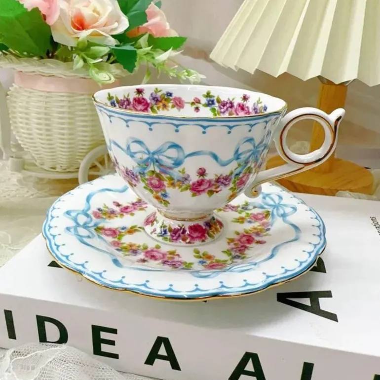 Retro-Tee-Kaffee-Set – Vintage-Kanne, Tasse und Untertasse für die Küche zu Hause