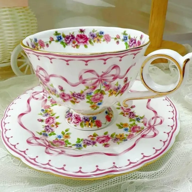 Retro-Tee-Kaffee-Set – Vintage-Kanne, Tasse und Untertasse für die Küche zu Hause