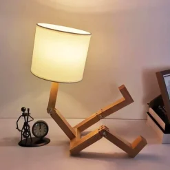 Roboter-Nachtlampe aus Holz – Modernes Kinderzimmerdekor