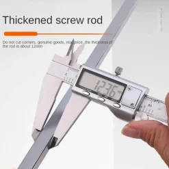 Robuster Langschraubendreher - Multifunktionales Industriewerkzeug