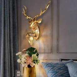 Rustikale Geweih-Wandlampe – gemütliche Deko-Beleuchtung