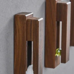 Rustikale Handtuchhaken aus Holz – Badezimmer-Organizer-Ständer