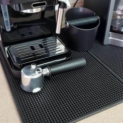 Rutschfeste PVC-Kaffeebarmatte – hitzebeständig und mit Drainage-Design