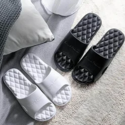 Rutschfeste, weiche, elastische Sommerpantoffeln – bequemes Freizeitschuhwerk