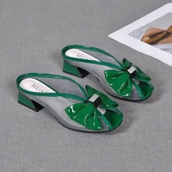 Sandalen mit Schleife – bequeme Sommer-Absätze