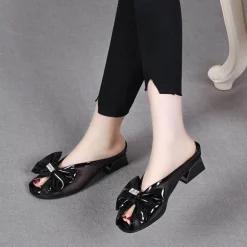 Sandalen mit Schleife – bequeme Sommer-Absätze