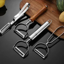 Schäler und Reibe aus Edelstahl – Multifunktionswerkzeug für müheloses Zubereiten von Obst und Gemüse