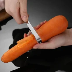 Schäler und Reibe aus Edelstahl – Multifunktionswerkzeug für müheloses Zubereiten von Obst und Gemüse