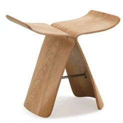 Schmetterlingshocker aus Walnussholz – Hochwertige Akzentmöbel aus Holz