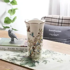 Schmetterlingsvase aus Porzellan – elegantes florales Keramikdekor