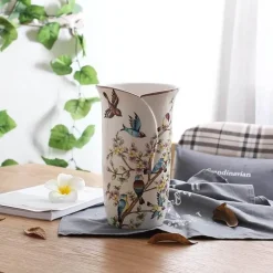 Schmetterlingsvase aus Porzellan – elegantes florales Keramikdekor